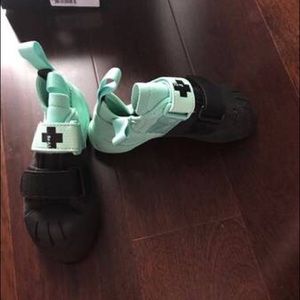 soILL Climbing shoes